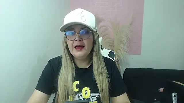Snapshot of samy_vsn chatting on 1, 6, 2026 samy vsn online show from 1, 6, 2026