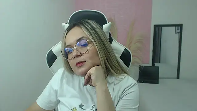 Snapshot of samy_vsn chatting on 7, 6, 2026 samy vsn online show from 7, 6, 2026