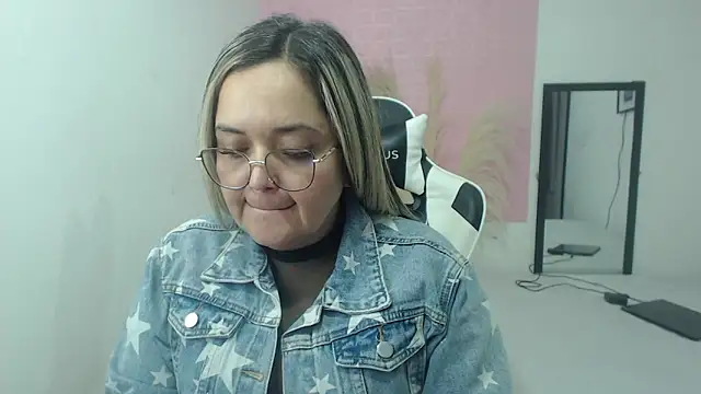 Snapshot of samy_vsn chatting on 15, 6, 2026 samy vsn online show from 15, 6, 2026