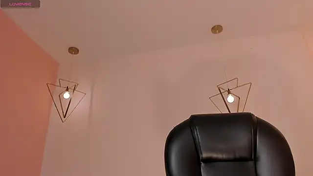CorinneRusso online show from 17, 6, 2026