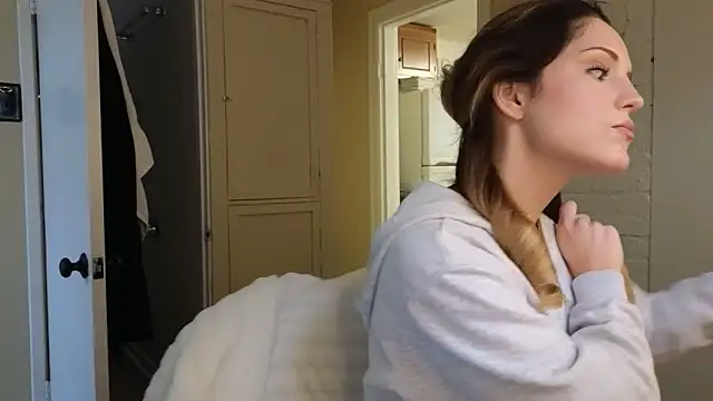 sexylilly69 online show from 12, 6, 2026