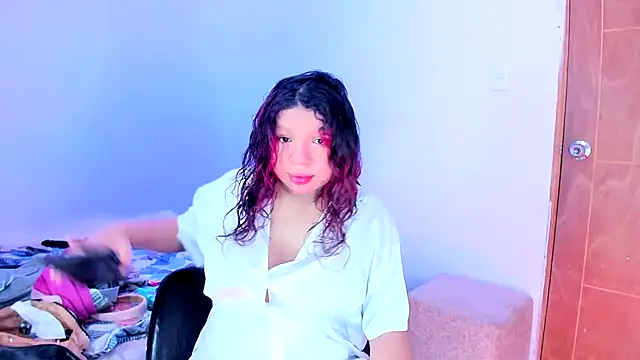 Emily Coper18 online show from 13, 6, 2026