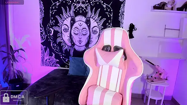 Violet-Queen online show from 10, 6, 2026