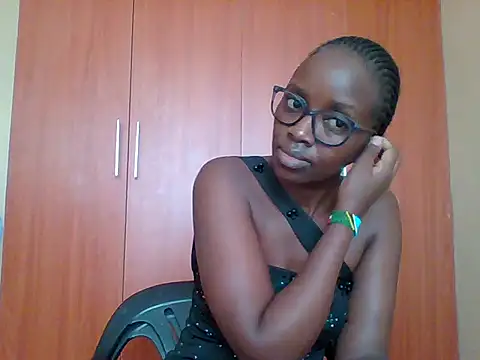 Snapshot of sexy_darleen23 chatting on 5, 6, 2026 sexy darleen23 online show from 5, 6, 2026