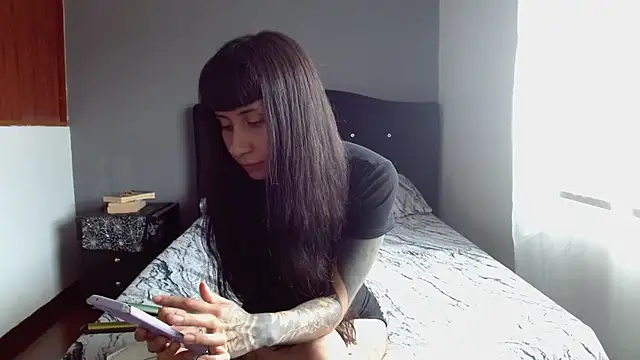 Emilia 1995 online show from 15, 6, 2026