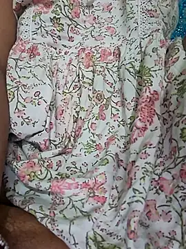 Snapshot of Priya_Bong chatting on 17, 6, 2026 Priya Bong online show from 17, 6, 2026