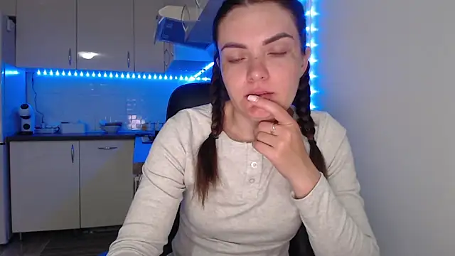 Snapshot of _JustmeHere_ chatting on 20, 6, 2026 JustmeHere online show from 20, 6, 2026