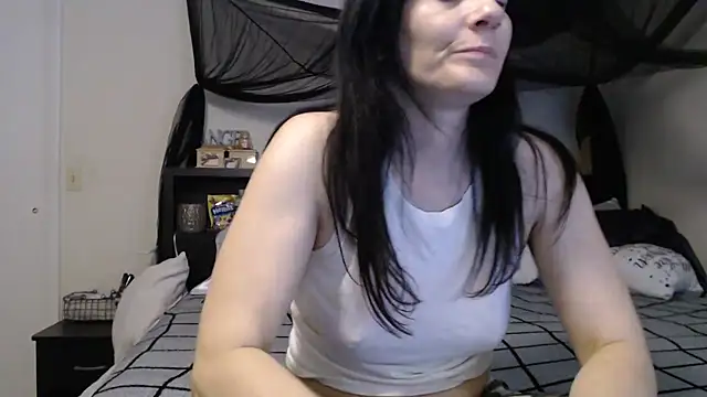 CrystalLakeXO online show from 19, 6, 2026