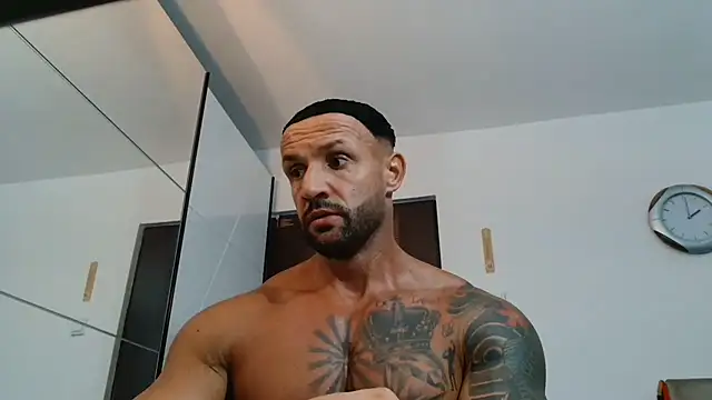 Magnificmuscles89 online show from 17, 6, 2026
