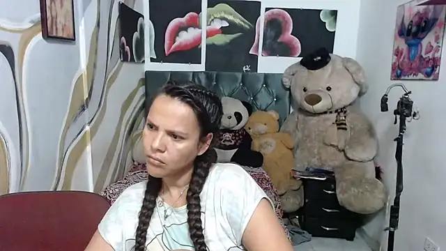 manzanahot9 online show from 18, 4, 2026