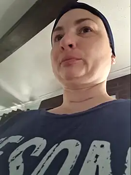 MilfyMrsRobinson online show from 14, 6, 2026