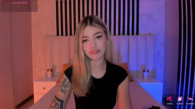 ViolettHansson online show from 9, 6, 2026