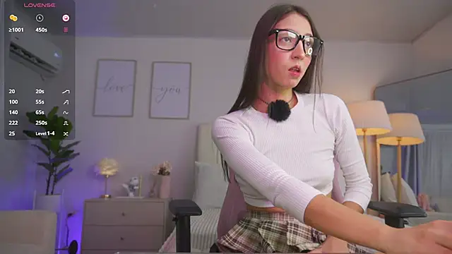 Cristall Bunny online show from 15, 6, 2026