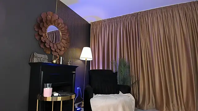 LovingBlondie online show from 18, 6, 2026