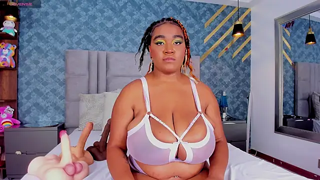 NiiaMoore online show from 22, 6, 2026