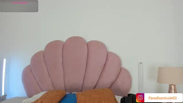 Nicole Paradise online show from 12, 6, 2026