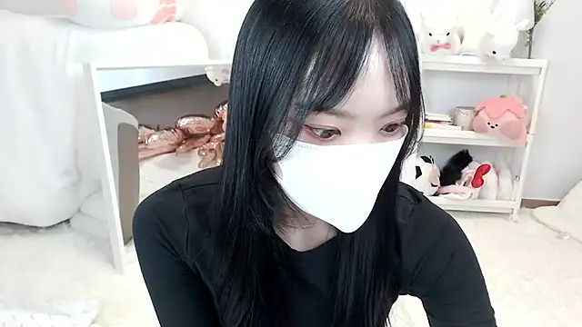 momo room online show from 6, 6, 2026