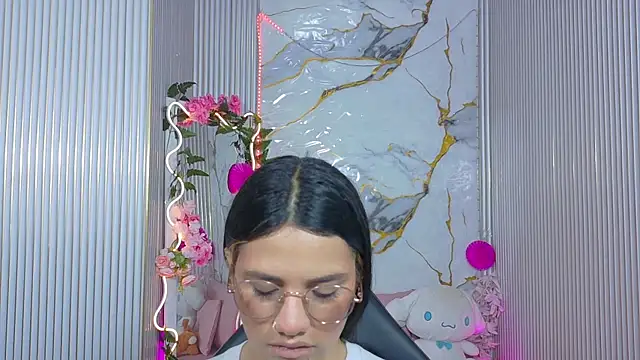 Chiara tay online show from 9, 6, 2026