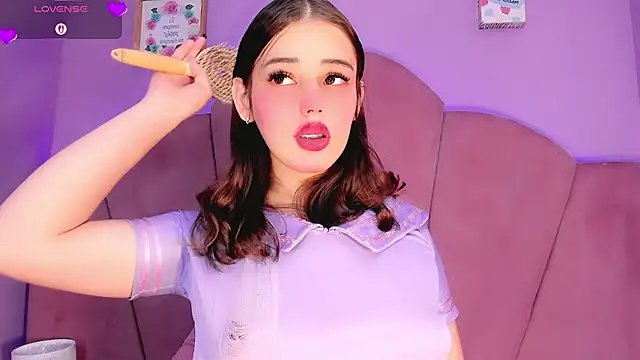 ValeriaAguilar online show from 22, 6, 2026