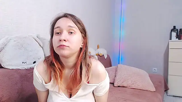 lovely hayley online show from 15, 6, 2026
