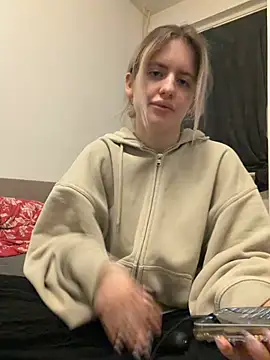 Holly-Glamour online show from 20, 5, 2026