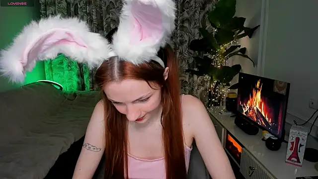 Alyssa Smitt online show from 9, 6, 2026