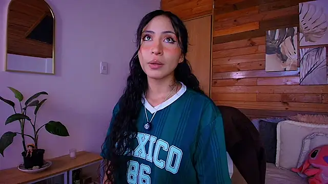 amber curly online show from 18, 6, 2026