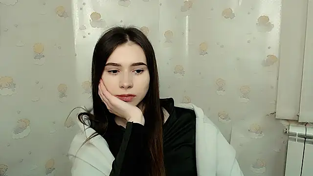 EmiLims  online show from 4, 12, 2024