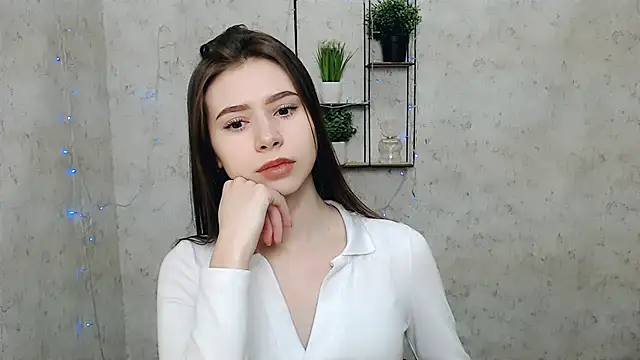 EmiLims  online show from 3, 3, 2025