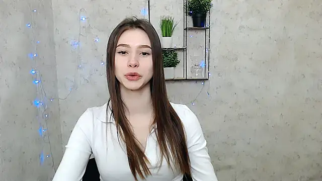 EmiLims  online show from 3, 3, 2025