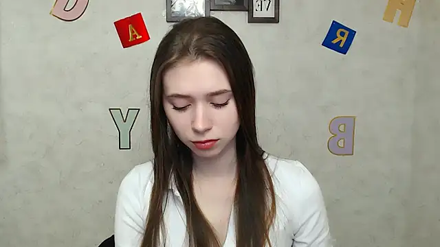 EmiLims  online show from 10, 3, 2025