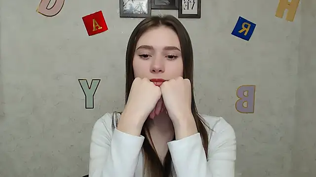 EmiLims  online show from 10, 3, 2025