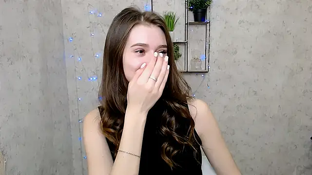 EmiLims  online show from 17, 3, 2025
