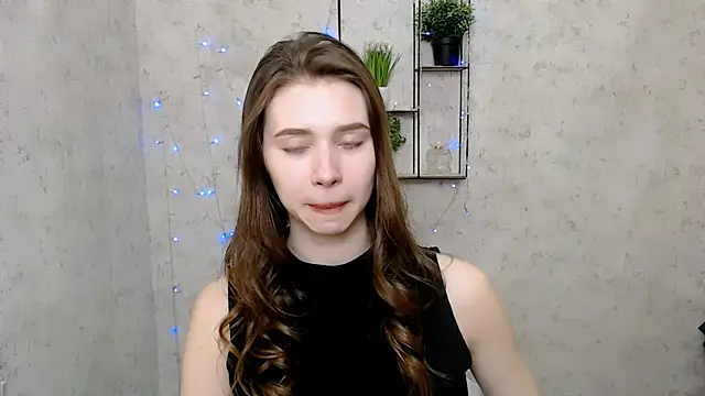 EmiLims  online show from 17, 3, 2025