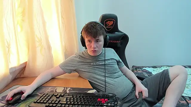 iliaskrislove online show from 4, 6, 2026