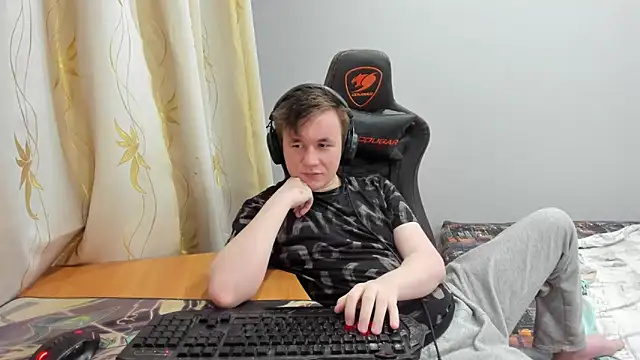iliaskrislove online show from 10, 6, 2026