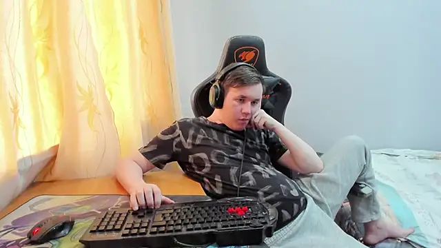 iliaskrislove online show from 14, 6, 2026