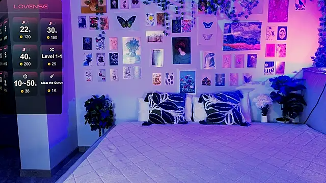 MiaBecky online show from 13, 6, 2026