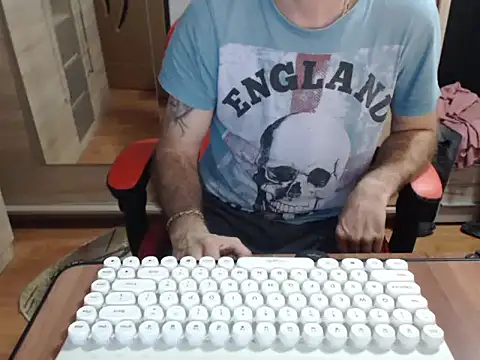 uncutguy01 online show from 24, 10, 2025