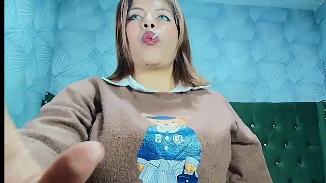 CurvyJulieth online show from 4, 5, 2026