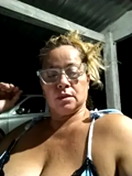 Snapshot of natally_ross21 chatting on 8, 4, 2026 natally ross21 online show from 8, 4, 2026