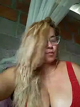 Snapshot of natally_ross21 chatting on 8, 4, 2026 natally ross21 online show from 8, 4, 2026