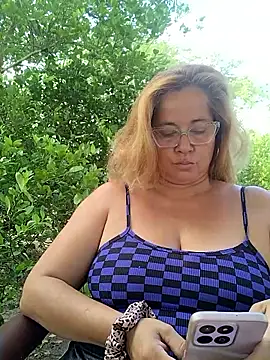Snapshot of natally_ross21 chatting on 11, 4, 2026 natally ross21 online show from 11, 4, 2026