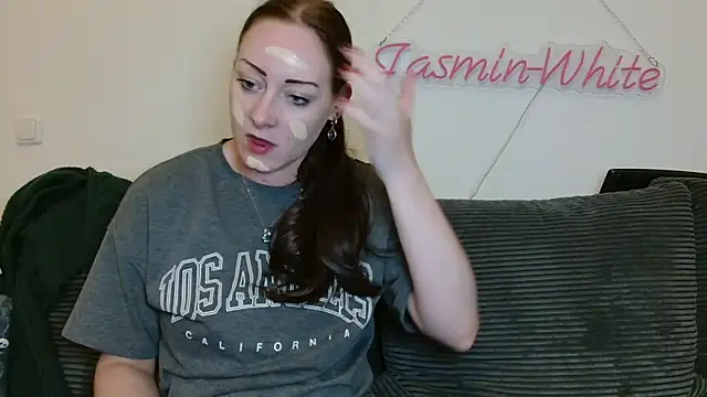 Jasmin-White online show from 9, 6, 2026