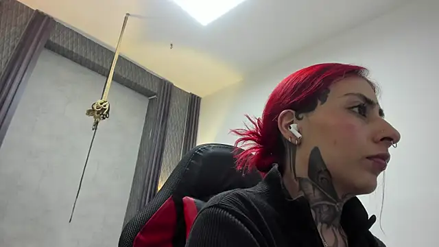 selene red  online show from 15, 6, 2026
