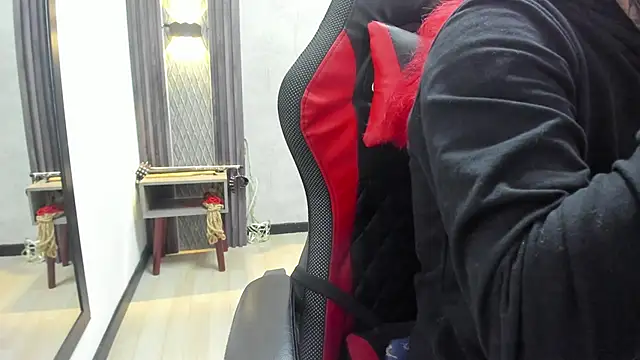 selene red  online show from 22, 6, 2026