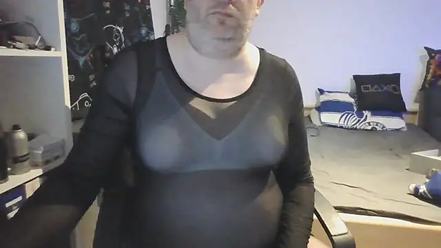 Snapshot of ShyBoy1982 chatting on 24, 5, 2026 ShyBoy1982 online show from 24, 5, 2026