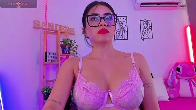Snapshot of EmillySanders chatting on 1, 5, 2026 EmillySanders online show from 1, 5, 2026