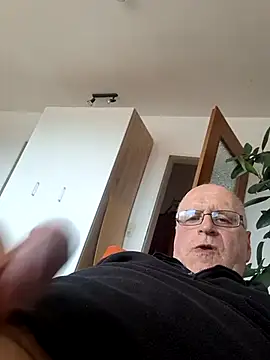 Milkasahne64 online show from 15, 6, 2026