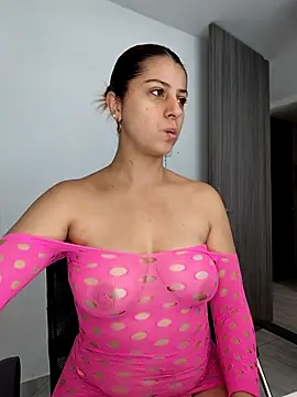 Nahiajhonson  online show from 10, 7, 2026